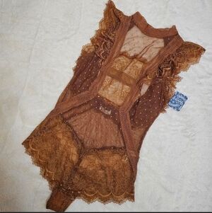 **SOLD** 🧡✨️🐆Intimately Free People Winnie Lace Bodsysuit, size Small ✨️🐆🧡